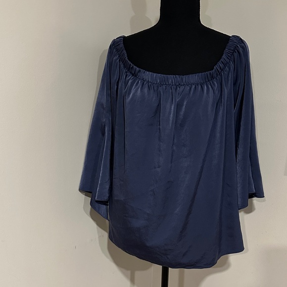 *SOPRANO* Midnight Blue Off-The-Shoulder Flowy Blouse Size Large - Picture 2 of 7